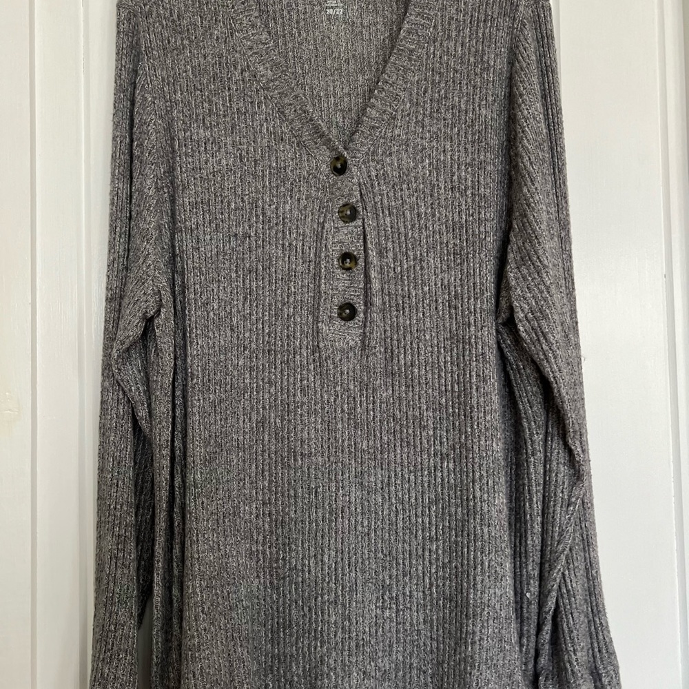 Woman’s light weight plus size grey top